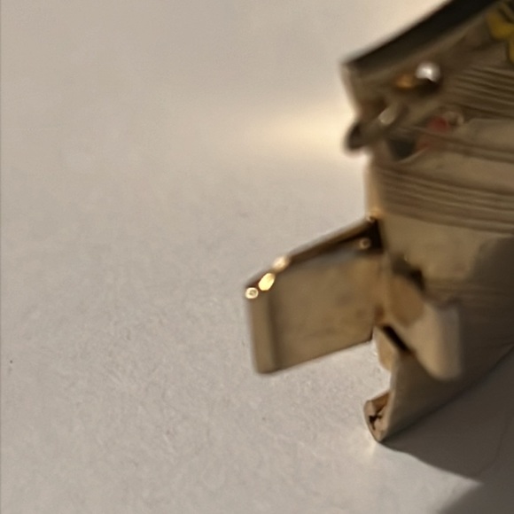 Vintage, gold tone, hinged bangle bracelet - Picture 9 of 9